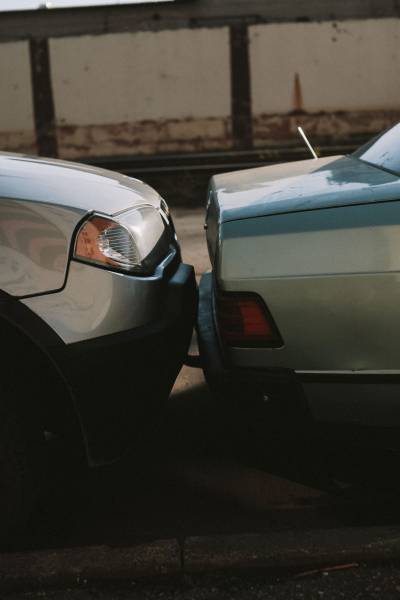 Une voiture à l’arrêt se fait percuter par l’arrière, la victime indemnisée à Toulon